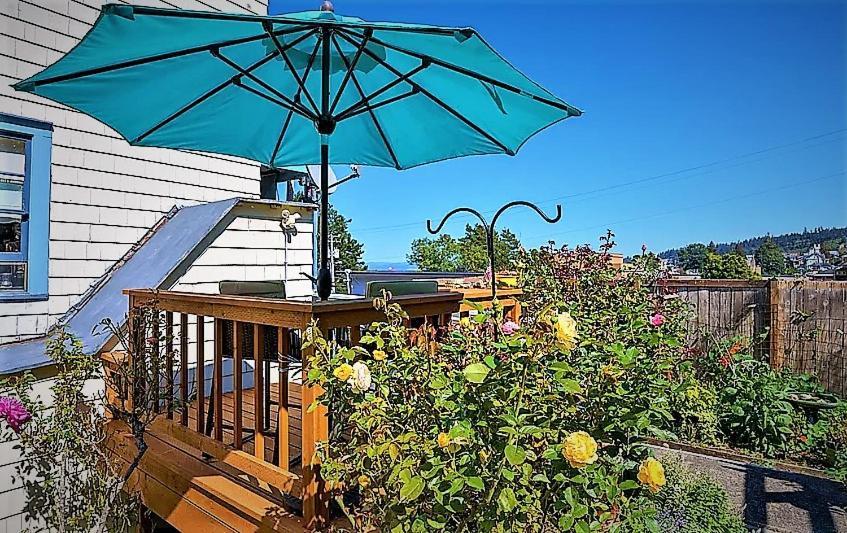 Clementine'S Guest House & Vacation Rentals Astoria Exterior photo